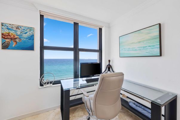 Home Office, Interior, Water