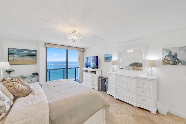 Bedroom, Interior, Water