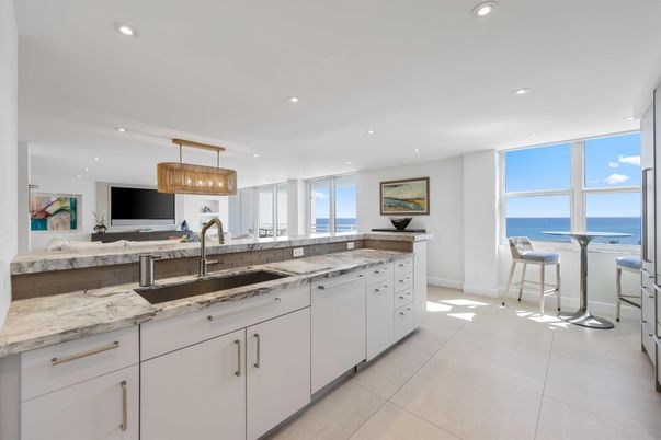 Interior, Kitchen, Recessed Lighting, Water