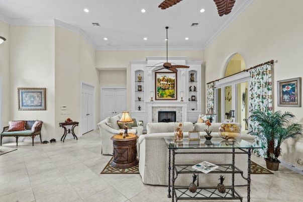 Fireplace, Interior, Living room, Pendant Lights, Recessed Lighting