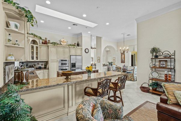 Chandelier, Interior, Kitchen, Recessed Lighting, Stainless Steel Appliances