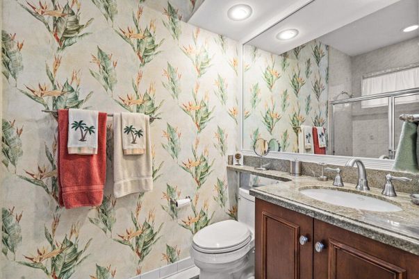 Bathroom, Interior, Recessed Lighting