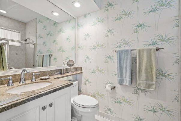 Bathroom, Interior, Recessed Lighting