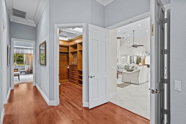 Interior, Living room, Pendant Lights, Recessed Lighting, Wood Texture Flooring