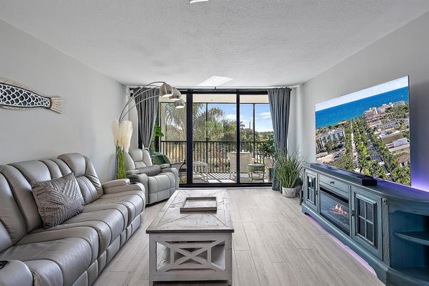 Fireplace, Interior, Living room