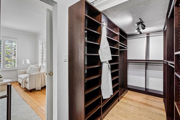 Interior, Walk-in Closets, Wood Texture Flooring
