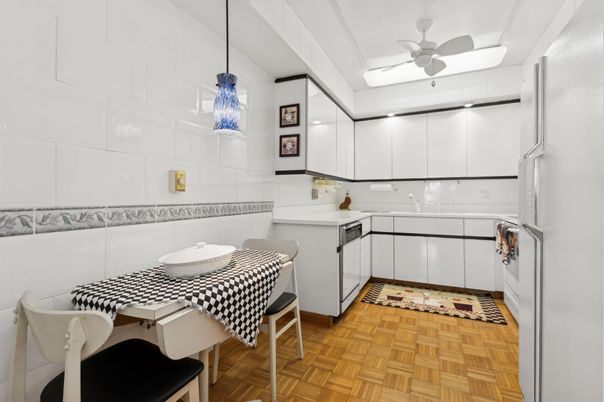 Interior, Pendant Lights, Recessed Lighting, Wood Texture Flooring