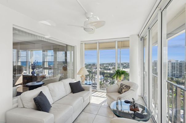 Interior, Living room, Sun Room, Water