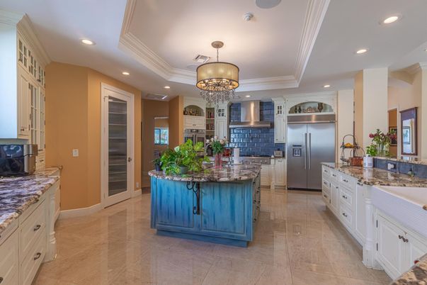 Chandelier, Interior, Kitchen, Recessed Lighting, Stainless Steel Appliances