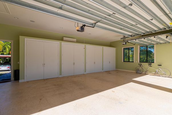 Garage, Interior