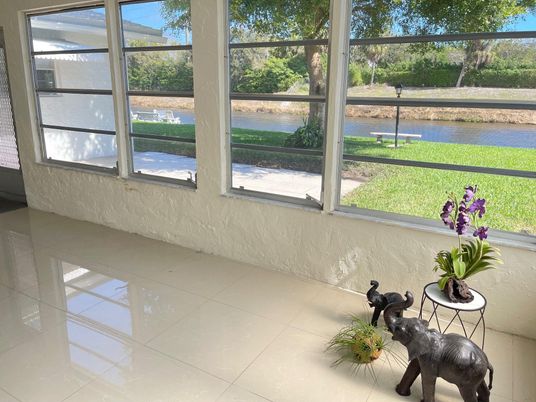 Interior, Sun Room, Water