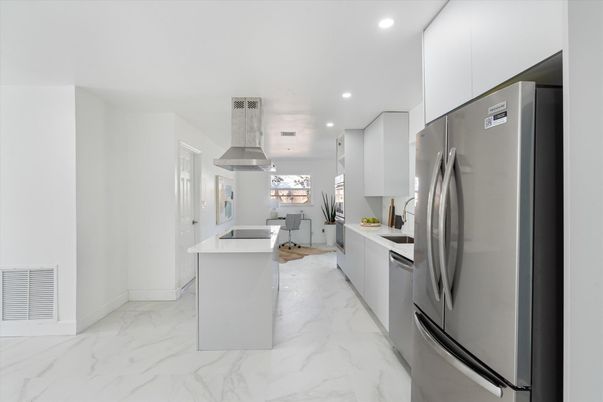 Dining room, Interior, Kitchen, Marble, Pendant Lights, Recessed Lighting, Stainless Steel Appliances