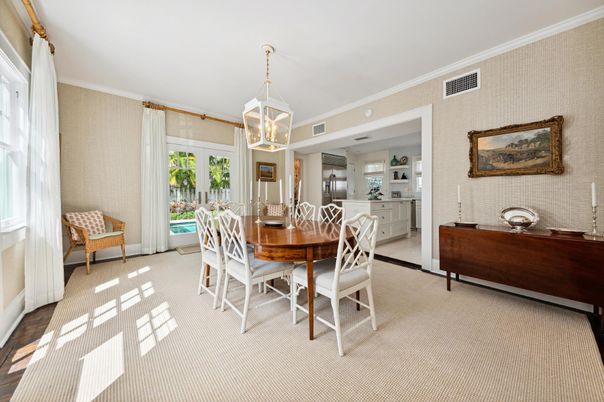 Dining room, Interior