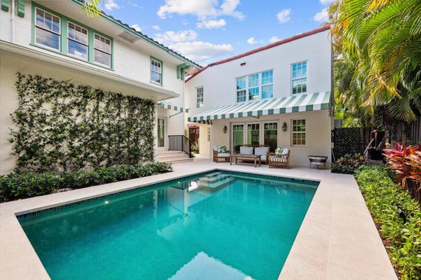 Exterior, Pool