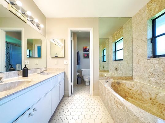 Bathroom, Dual Sink Vanities, Interior
