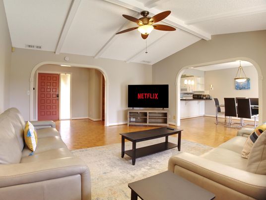 Dining room, Interior, Kitchen, Living room, Pendant Lights, Wood Texture Flooring