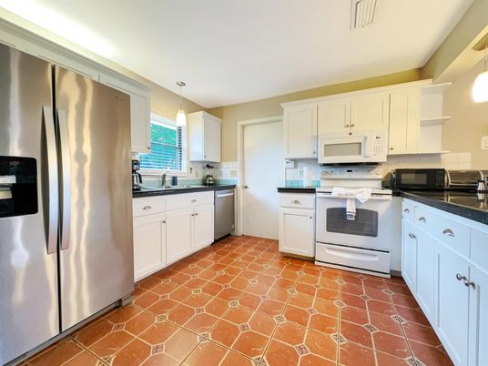 Interior, Kitchen, Pendant Lights, Stainless Steel Appliances