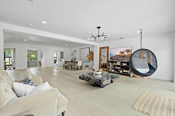 Dining room, Interior, Living room, Pendant Lights, Recessed Lighting, Wood Texture Flooring