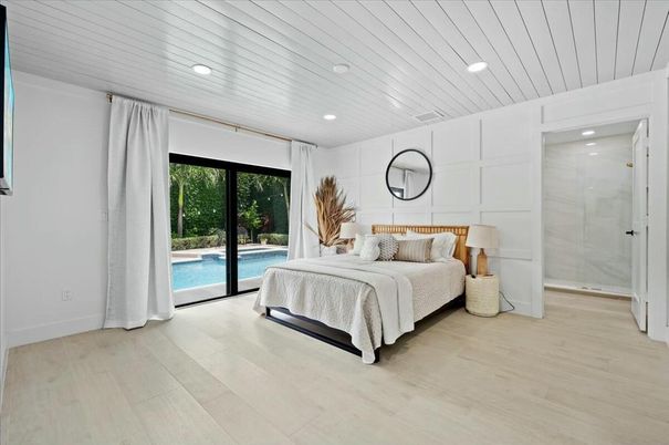 Bathroom, Bedroom, Interior, Recessed Lighting, Wood Texture Flooring