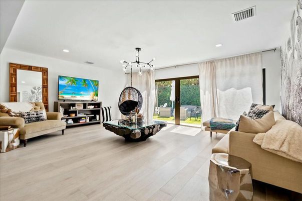 Interior, Living room, Pendant Lights, Recessed Lighting, Wood Texture Flooring