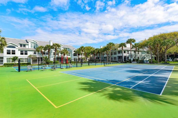 Exterior, Tennis Courts