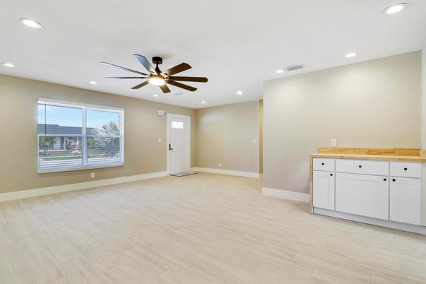 Empty room, Interior, Recessed Lighting, Wood Texture Flooring