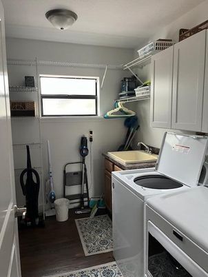 Interior, Washer, Wood Texture Flooring