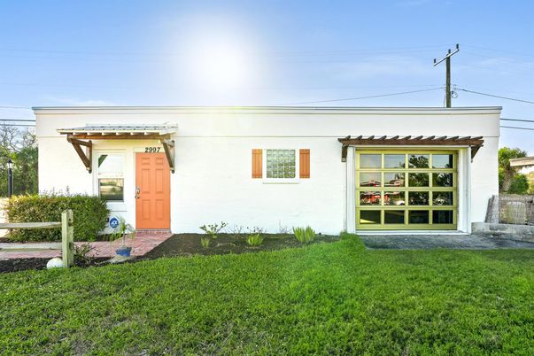 Exterior, Facade, None