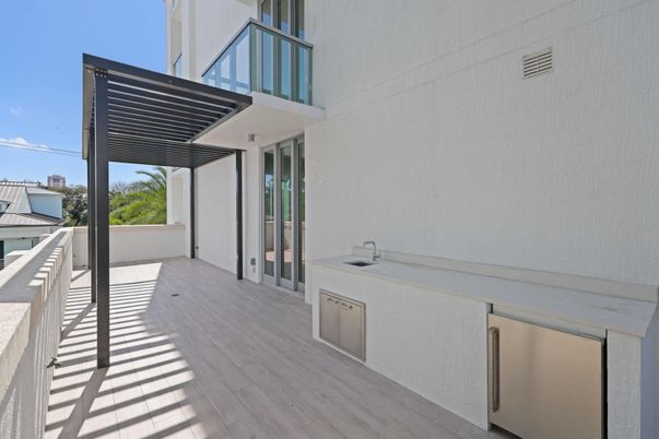 Exterior, Wood Texture Flooring