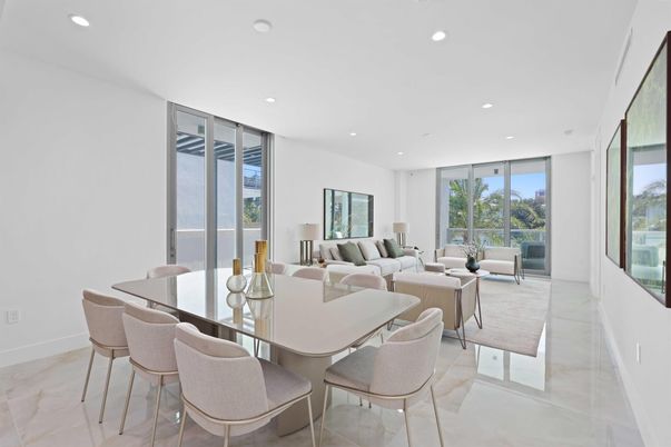 Dining room, Interior, Living room, Recessed Lighting