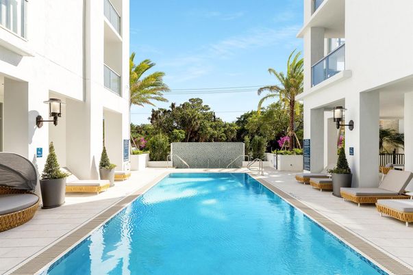 Exterior, Pool