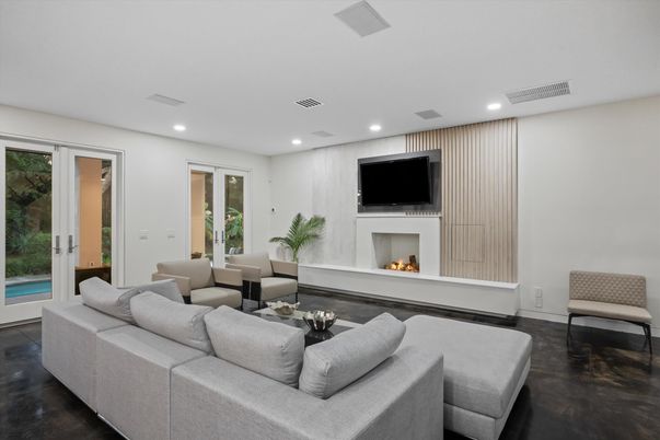 Fireplace, Interior, Living room, Recessed Lighting