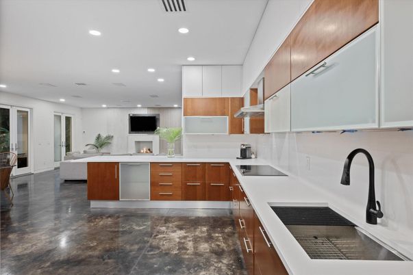 Fireplace, Interior, Kitchen, Recessed Lighting