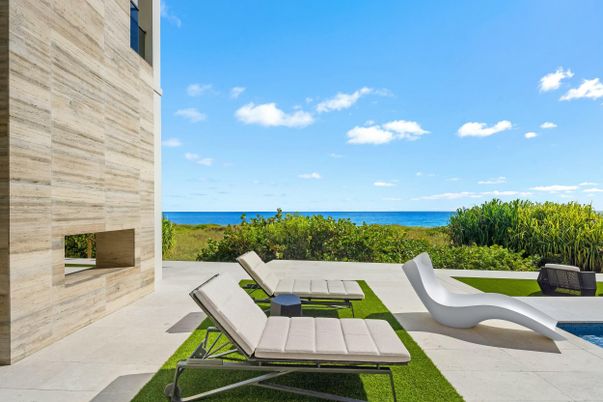Exterior, Pool, Water