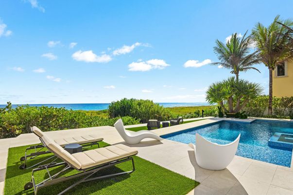 Exterior, Pool, Water