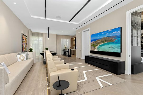 Interior, Living room, Recessed Lighting, Wood Texture Flooring