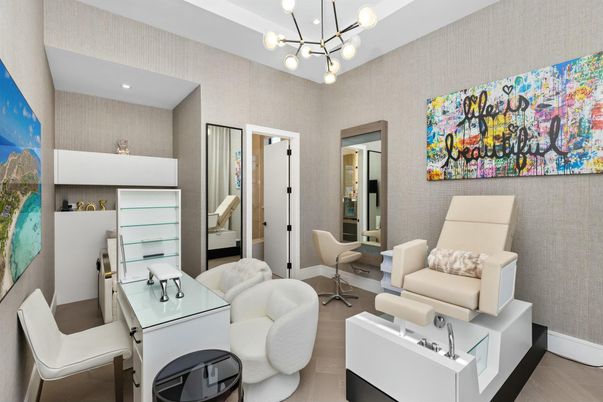 Interior, Pendant Lights, Recessed Lighting, Wood Texture Flooring