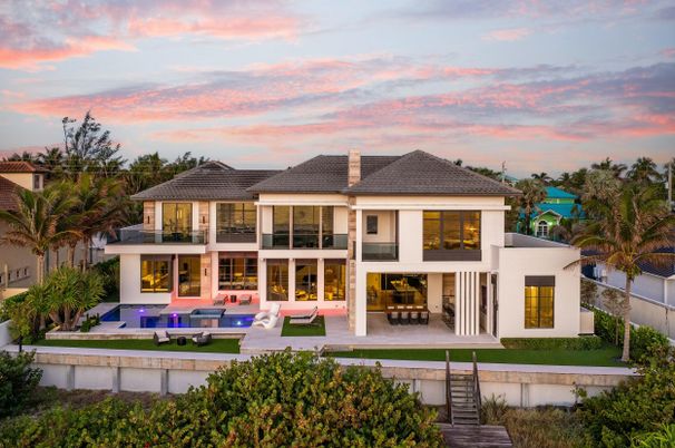 Exterior, Pool, Water