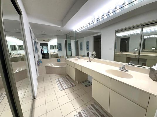 Bathroom, Dual Sink Vanities, Interior