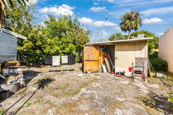Backyard, Exterior