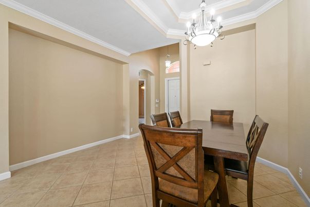 Chandelier, Dining room, Interior, Pendant Lights