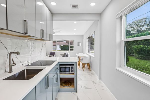 Dining room, Interior, Kitchen, Marble, Marble Walls, Recessed Lighting