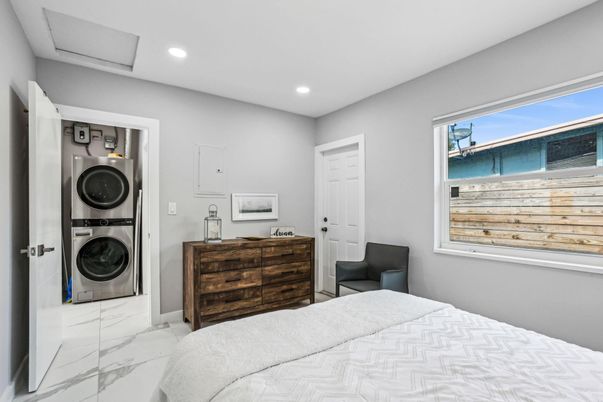 Bedroom, Interior, Marble, Recessed Lighting, Utility Closets, Washer