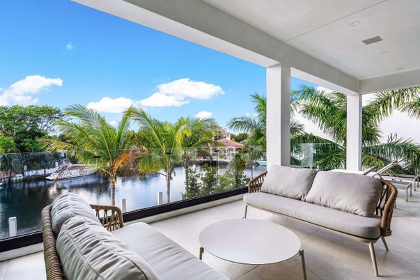 Interior, Living room, Water