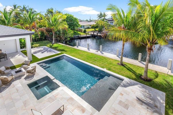 Exterior, Lake, Pool