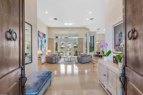 Interior, Living room, Pendant Lights, Recessed Lighting