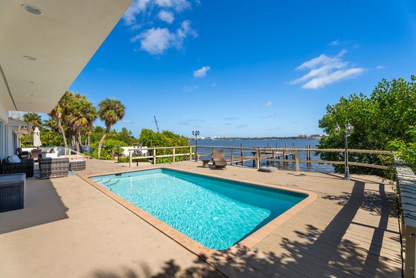 Exterior, Pool, Water