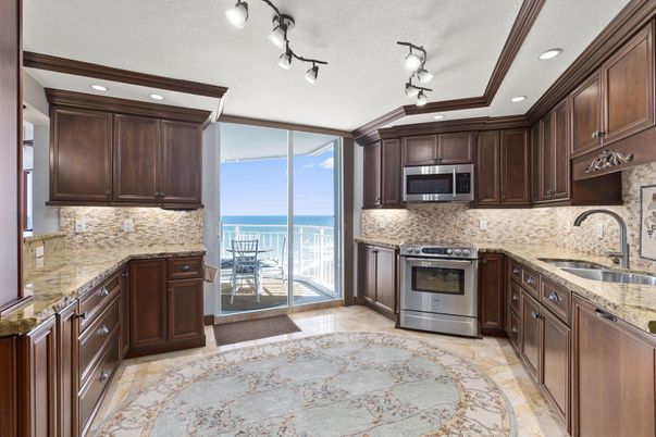 Interior, Kitchen, Recessed Lighting, Stainless Steel Appliances, Water