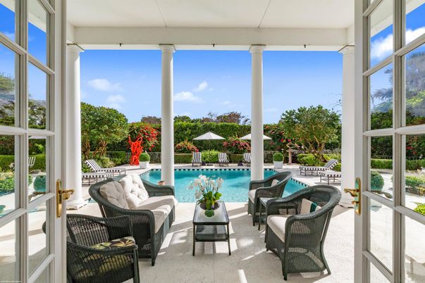 Exterior, Interior, Pool, Sun Room