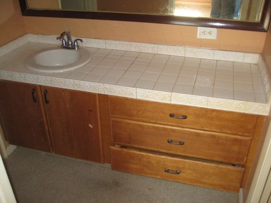 Bathroom, Interior, Tile Countertops